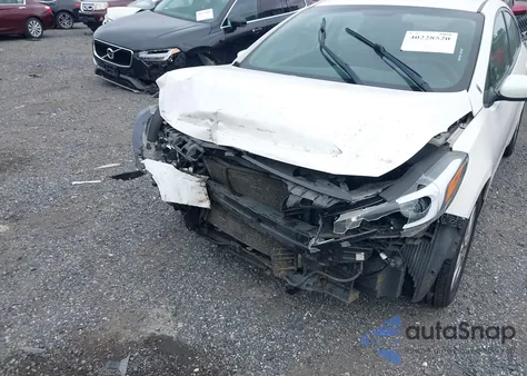 2017 Kia Forte Lx z USA, uszkodzony, nr VIN 3KPFL4A72HE008740